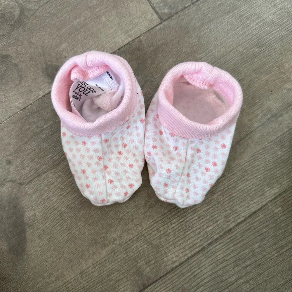 Carter’s 3 month baby girl booties & two matching girly hairpieces
